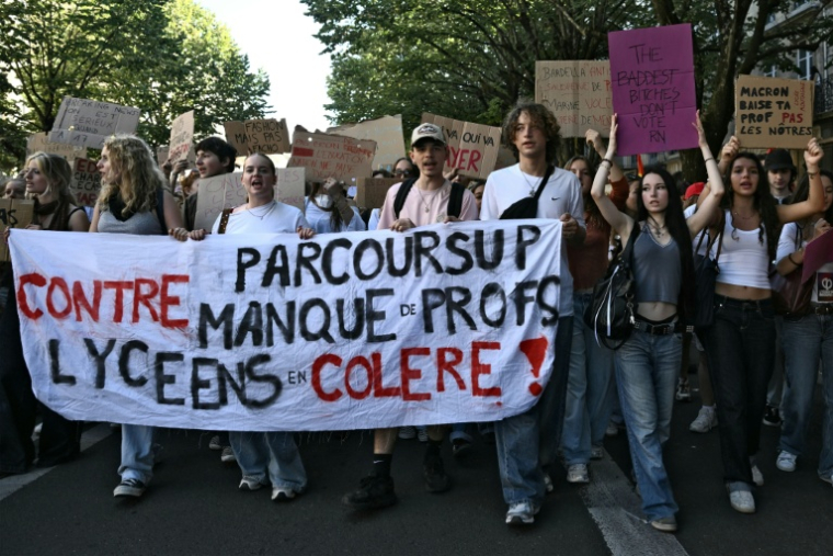 Manifestation de lycéens à Bordeaux, le 6 octobre 2026 en Gironde ( AFP / Philippe LOPEZ )