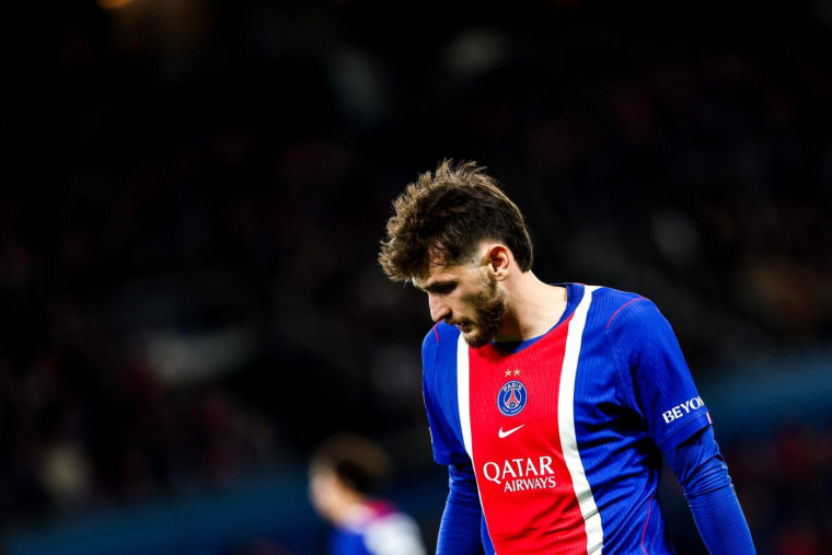 Qui pour remplacer Kvaratskhelia au Paris Saint-Germain ?