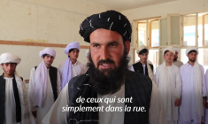 Les élèves afghans sommés de s'habiller en petits talibans