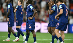 Le désarroi des Françaises, battues en quart de finale de l'Euro par les Allemandes, le 20 juillet 2025 à Bâle ( AFP / SEBASTIEN BOZON )