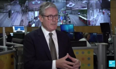 Violences au Royaume-Uni: la police doit rester "en état d'alerte", selon le Premier ministre