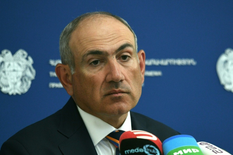 Le Premier ministre arménien Nikol Pachinian lors d'une conférence de presse à Erevan le 28 mai 2026 ( AFP / KAREN MINASYAN )