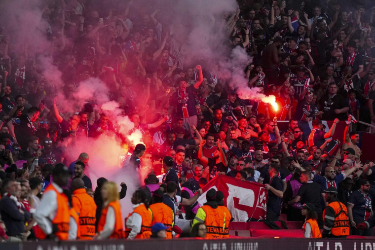 Comment les supporters parisiens ont conquis l'Angleterre