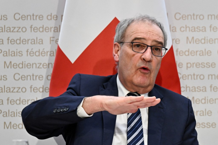 Guy Parmelin, le 3 avril 2025, à Berne ( AFP / FABRICE COFFRINI )