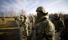 L'UKRAINE DÉPLOIE DES RENFORTS MILITAIRES ET POLICIERS À SA FRONTIÈRE AVEC LA BIÉLORUSSIE