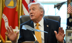 Donald Trump dans le Bureau ovale à Washington, le 16 mars 2026 ( AFP / ANNABELLE GORDON )