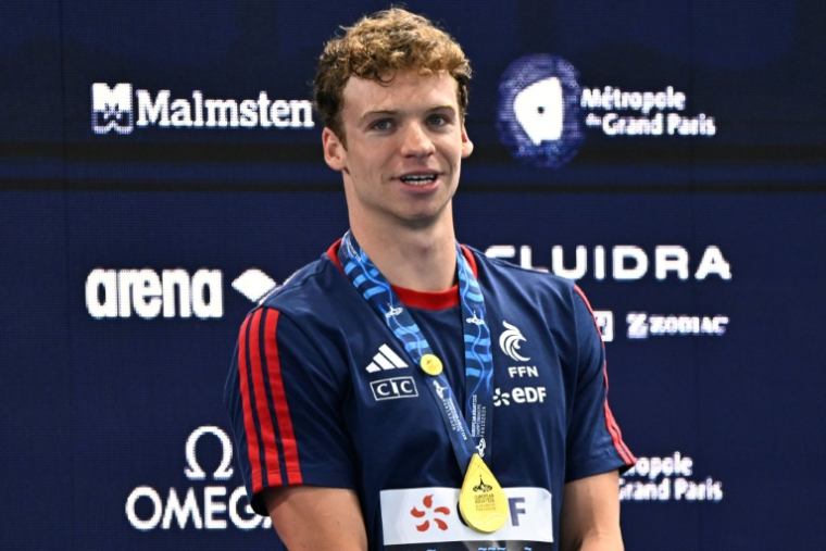 Léon Marchand, sacré champion d'Europe du 400 m nage libre, le 16 août 2026 à Saint-Denis ( AFP / JULIEN DE ROSA )