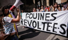 Des manifestantes lors de la Journée de la visibilité lesbienne à Paris le 26 avril 2026 ( AFP / SIMON WOHLFAHRT )