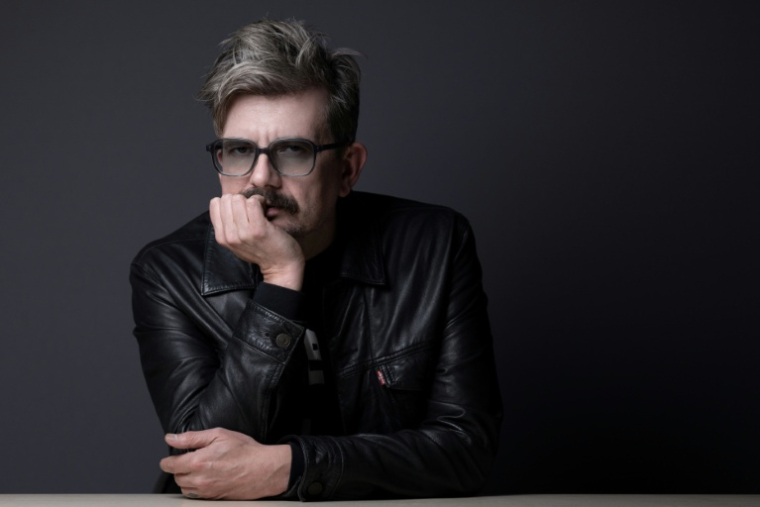 Le dessinateur Luz, le 11 octobre 2023 à Paris ( AFP / JOEL SAGET )