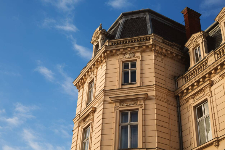 Immobilier ancien : des prix qui se stabilisent et des transactions en baisse / iStock.com - Martyna87