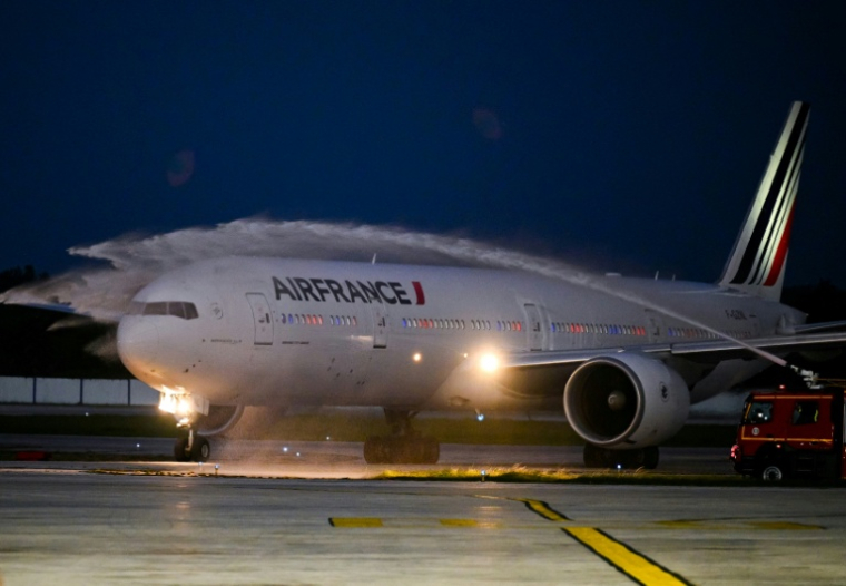 Un avion de la compagnie Air France sur le tarmac de l'aéroport José Marti de La Havane, le 12 août 2024 ( AFP / ADALBERTO ROQUE )