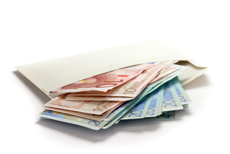 Un all&eacute;gement de la fiscalit&eacute; des donations est au menu de la discussion du Budget 2027 ( Cr&eacute;dits photo: &copy;    Olivier Le Moal - stock.adobe.com)