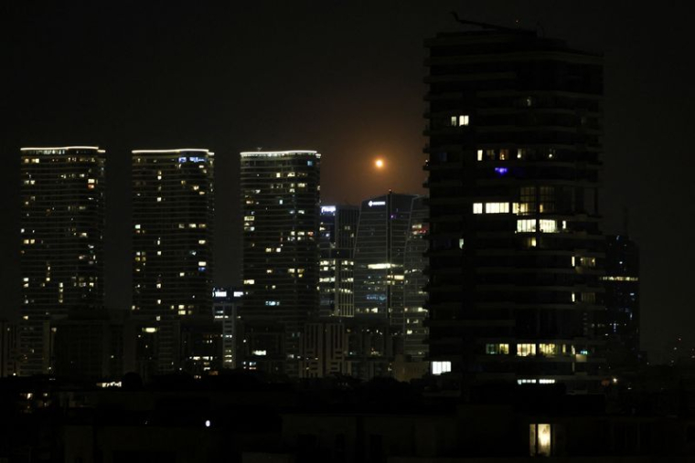 Un intercepteur israélien frappe un missile iranien au-dessus de Tel-Aviv