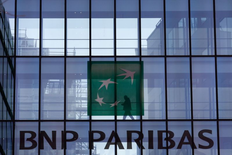 BNP PARIBAS DÉPASSE LES ATTENTES AU DEUXIEME TRIMESTRE, LE TITRE EN PROFITE
