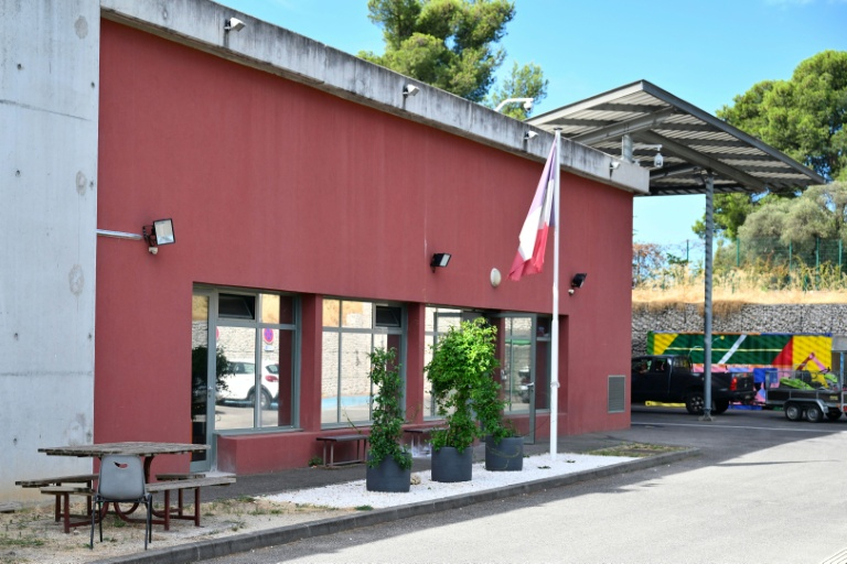 L'entrée de l'Etablissement pénitentiaire pour mineurs (EPM) de Marseille, le 29 août 2025 ( AFP / Christophe SIMON )