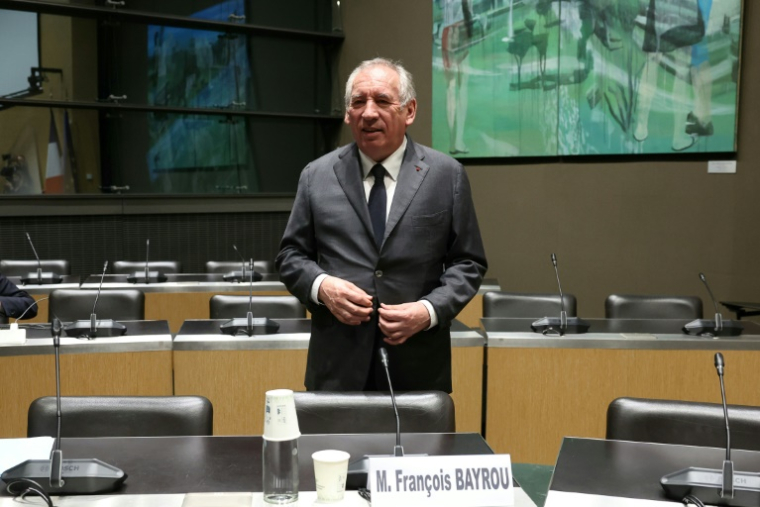 Le Premier ministre François Bayrou arrive à son audition devant la commision d'enquête parlementaire de l'Assemblée nationale, le 14 mai 2025 à Paris ( AFP / ALAIN JOCARD )