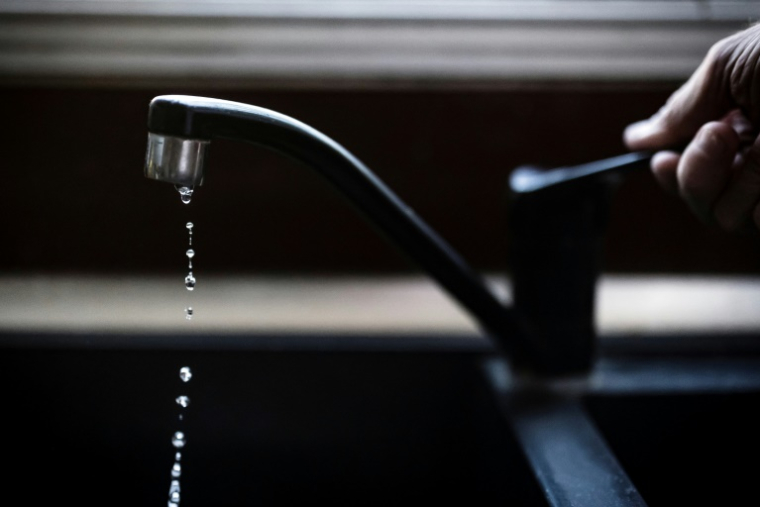 "2,3 millions d'analyses portant sur les rejets de PFAS dans l'eau sont aujourd'hui mises en ligne et rassemblées sur une seule plateforme", indique le ministère de la Transition écologique  ( AFP / Lionel BONAVENTURE )