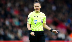 Stéphanie Frappart perd son trône de reine des arbitres