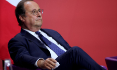 François Hollande, à Créteil, le 10 juin 2023 ( AFP / BEHROUZ MEHRI )