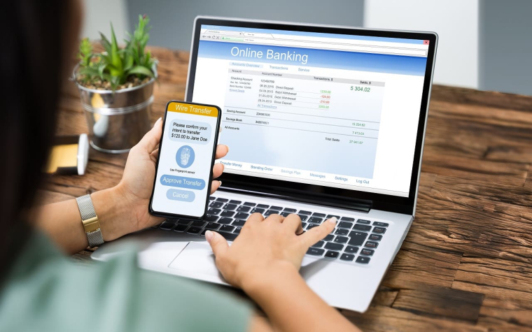 (Méfiez-vous des demandes d'encaissement de chèques pour un tiers : elles sont le fait de cybermalfaiteurs ! - Crédit photo : Adobe Stock)