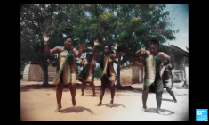 Le Paris des Arts avec Oumou Sangaré et Camille Berthollet