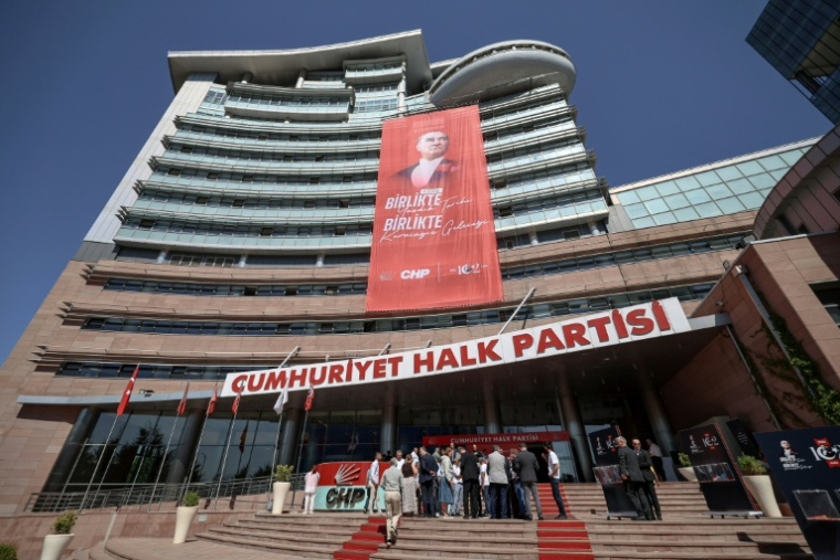 Le siège du Parti républicain du peuple (CHP), principale force de l'opposition turque, le 15 septembre 2025 à Ankara ( AFP / Adem ALTAN )