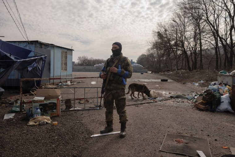 LA RUSSIE DIT RÉDUIRE SES OPÉRATIONS DANS LE NORD DE L'UKRAINE, KYIV PROPOSE SA NEUTRALITÉ