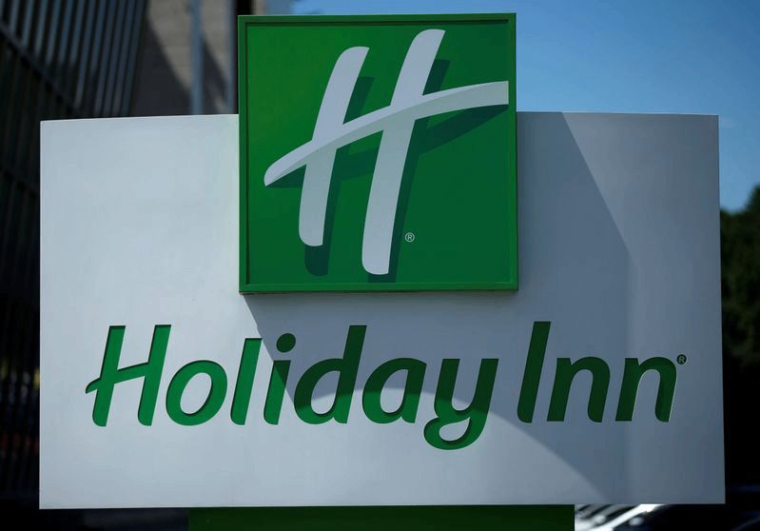 LE PROPRIÉTAIRE D'HOLIDAY INN PERÇOIT DES ÉCLAIRCIES APRÈS UN S1 DIFFICILE
