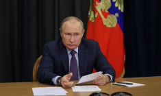 Le président russe Vladimir Poutine lors d'une réunion sur les questions agricoles par liaison vidéo à Sotchi, en Russie