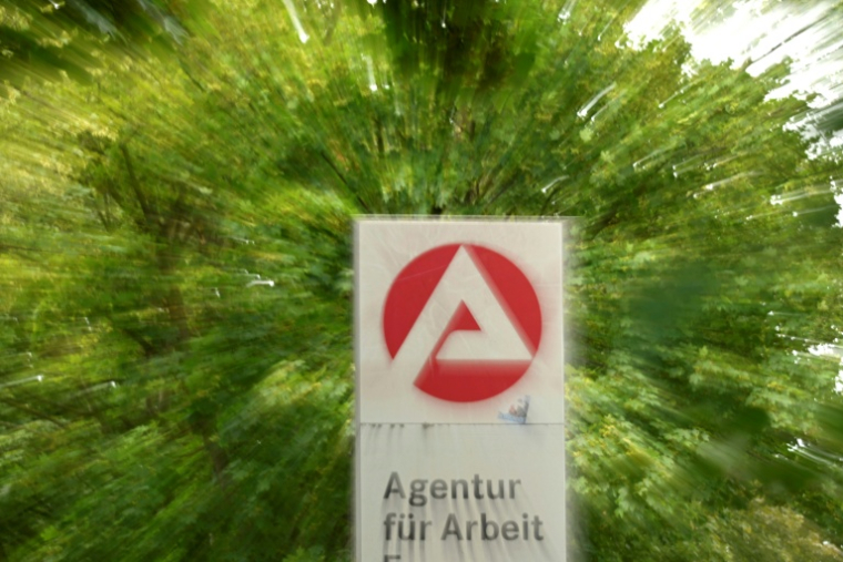 Le logo de l'Agence fédérale pour l'emploi à Essen (ouest) le 22 juillet 2026  ( AFP / Ina FASSBENDER )