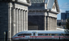 Un train à grande vitesse allemand ICE à Berlin, le 6 avril 2026 ( AFP / John MACDOUGALL )