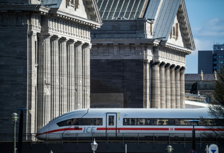 Un train à grande vitesse allemand ICE à Berlin, le 6 avril 2026 ( AFP / John MACDOUGALL )
