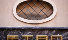 L CATTERTON, COFONDÉ PAR LVMH, S'EMPARE DE L'ITALIEN ETRO