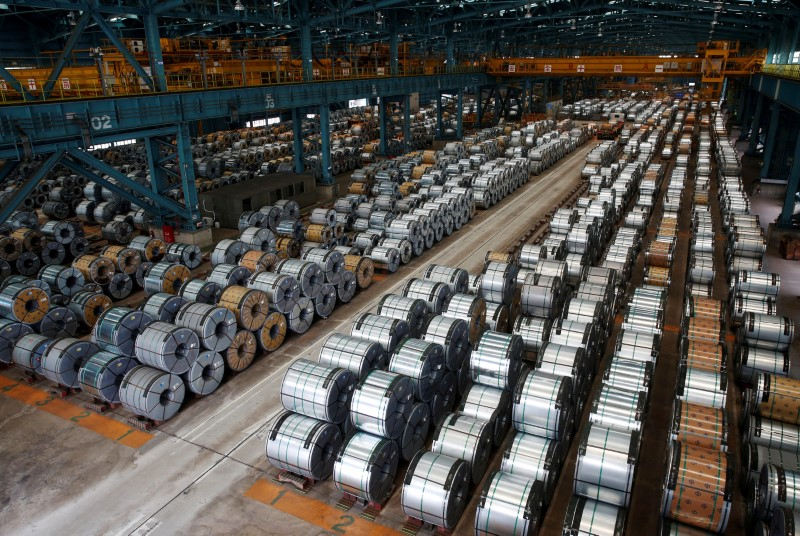 L'UE RELÈVE LES DROITS DE DOUANE SUR L'ACIER LAMINÉ CHINOIS