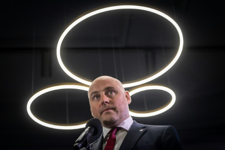 Le Premier ministre letton Andris Kulbergs pendant la soirée électorale à Riga, le 3 octobre 2026 ( AFP / Wojtek RADWANSKI )