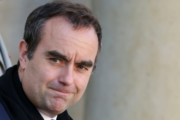 Le Premier ministre Sébastien Lecornu à Paris le 25 février 2026 ( AFP / Ludovic MARIN )