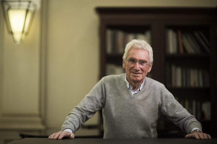 Robert Clergerie, fondateur en 1981 de la marque de chaussures à son nom, en 2017 à Paris. ( AFP / MARTIN BUREAU )