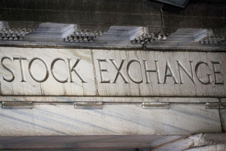 WALL STREET EN ORDRE DISPERSÉ À L'OUVERTURE