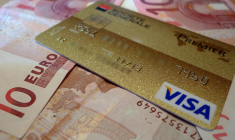 ( AFP / DENIS CHARLET )