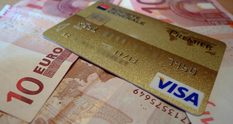 ( AFP / DENIS CHARLET )