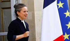 Le président français Emmanuel Macron rencontre les chefs de parti en vue de discuter de la nomination d'un nouveau premier ministre