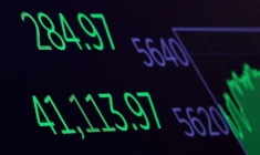 Des traders travaillent sur le parquet de la Bourse de New York (NYSE)