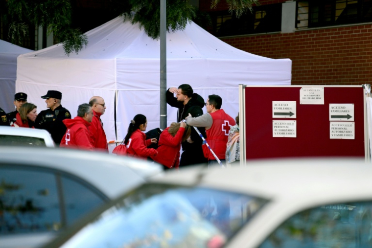 Un centre d'aide d'urgence près du site de la catastrophe ferroviaire d'Adamuz, le 19 janvier 2026 ( AFP / CRISTINA QUICLER )