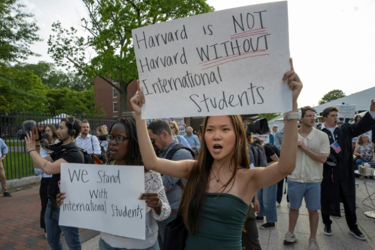 Rassemblement des étudiants de Harvard pour la liberté en soutien aux étudiants internationaux sur le campus de l'université à Boston, dans le Massachusetts, le 27 mai 2025 ( AFP / Rick Friedman )