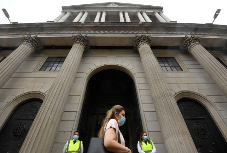 GRANDE-BRETAGNE: LA BOE ÉVOQUE UNE REPRISE MAIS ENVISAGE UN RECOURS AUX TAUX NÉGATIFS