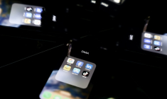 L'interdiction des réseaux sociaux en Australie, une fenêtre d'observation inédite ( AFP / Kenzo TRIBOUILLARD )