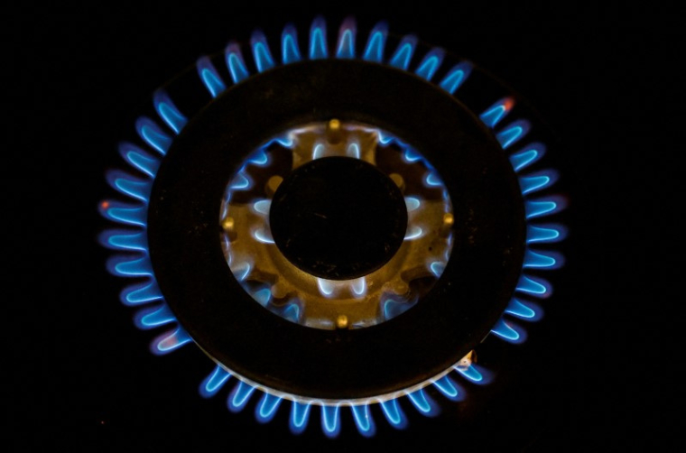 Photo d'illustration des flammes d'un brûleur à gaz dans une maison en France