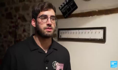 Du 93 aux Cévennes : l'hôtel du rire