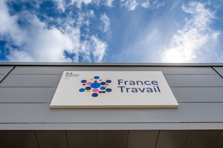 Quelles sont les dates de versement des allocations durant le mois d'Août ? ( Crédits photo : ©  HJBC - stock.adobe.com)