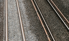 A Artenay, les voies de chemin de fer en cours de rénovation de la ligne SNCF Intercité Paris-Orléans-Limoges-Toulouse (POLT) photographiées le 16 septembre 2025 ( AFP / JEAN-FRANCOIS MONIER )